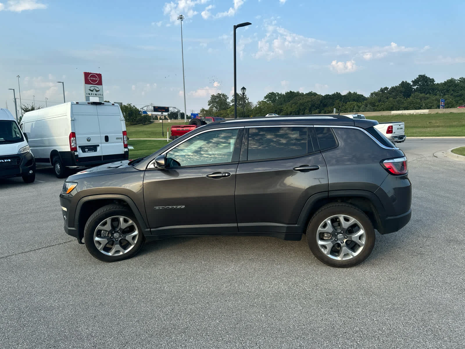 Used 2020 Granite Crystal Metallic Clearcoat Jeep Limited image 8