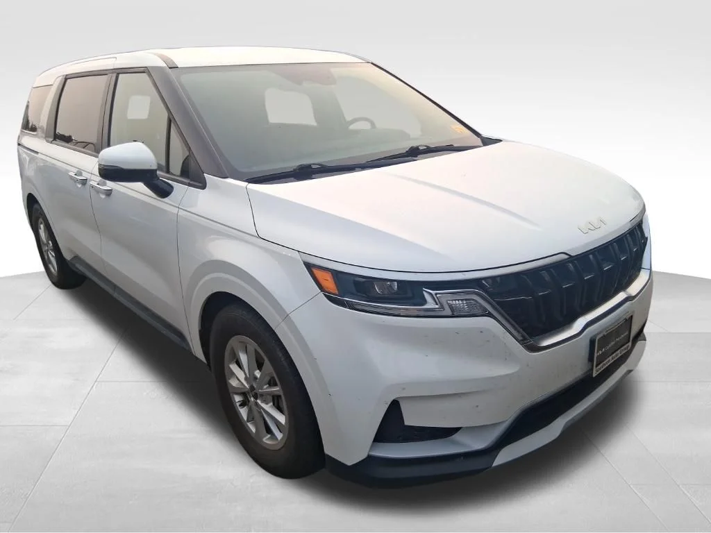 Used 2022 White Kia LXS image 5