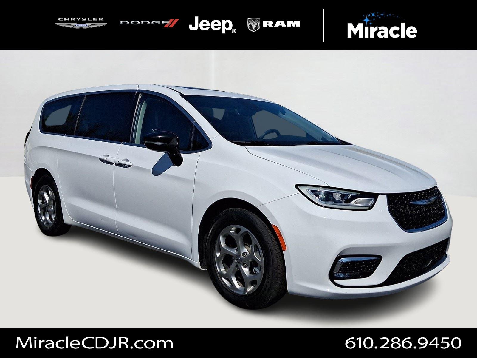 Certified Used 2024 Bright White Clearcoat Chrysler Limited image 1