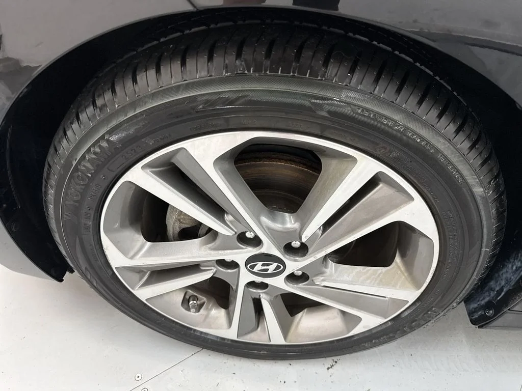 Used 2018 Phantom Black Hyundai Limited image 31