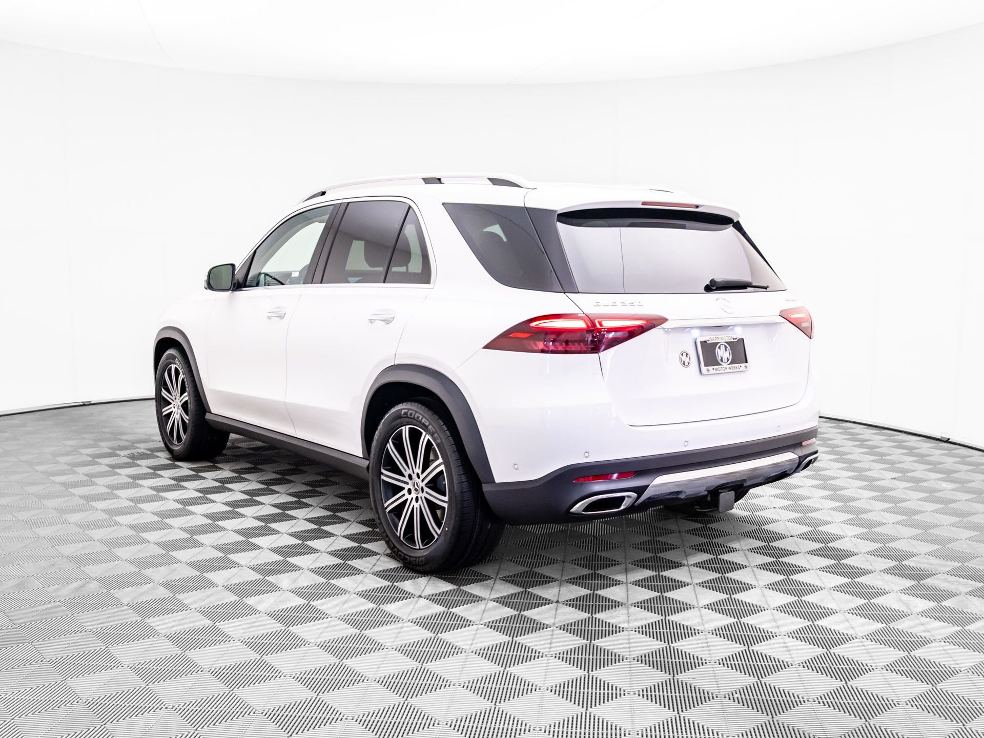 New 2026 Polar White Mercedes-Benz GLE 350 image 3