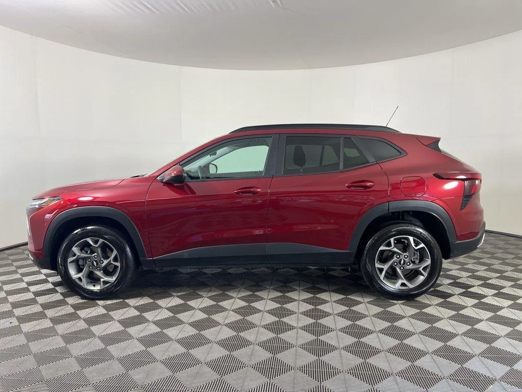 Used 2025 Crimson Chevrolet LT image 26