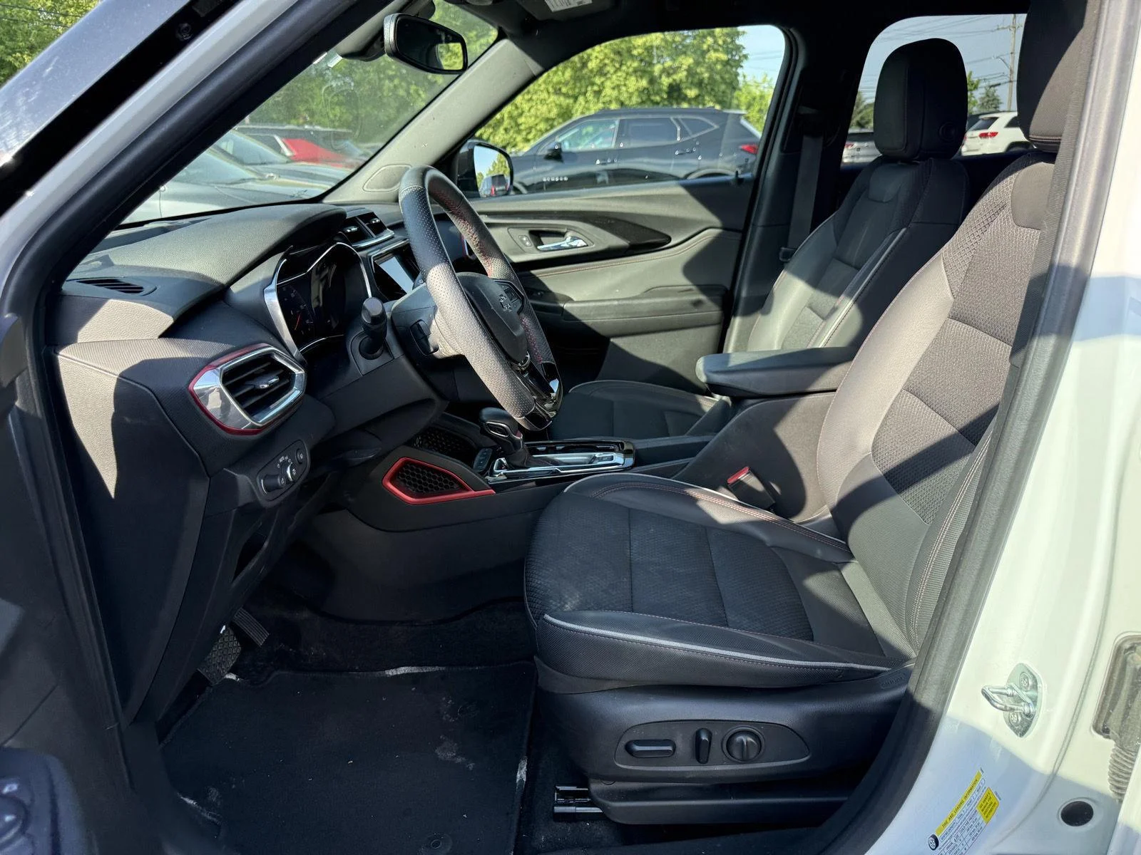 Used 2023 Summit White Chevrolet RS image 3