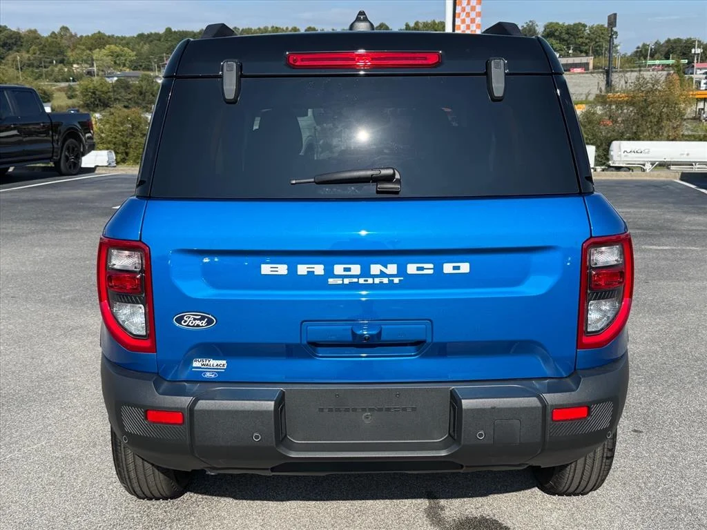 New 2026 Velocity Blue Metallic Ford Outer Banks® image 5