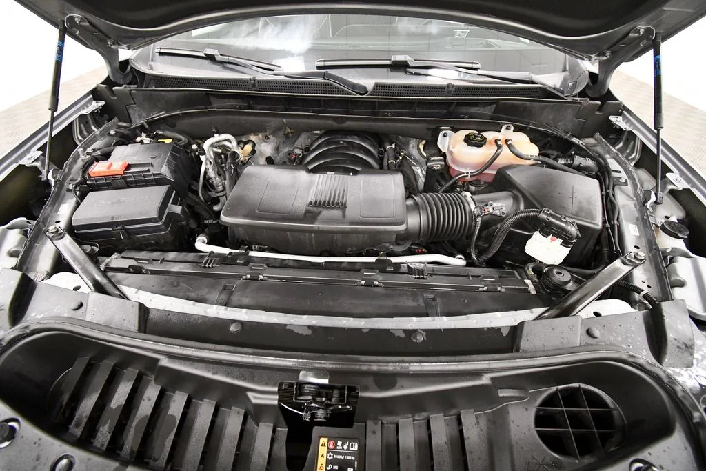 Used 2023  Cadillac Sport image 13