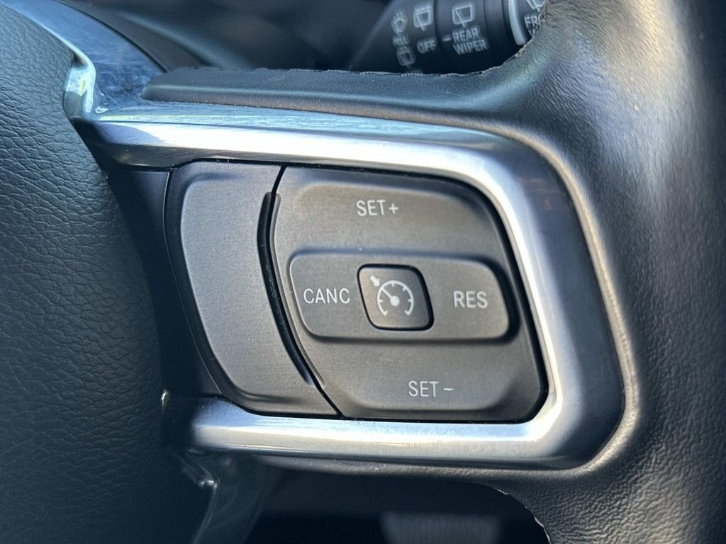 Used 2020 Crystal Metallic Jeep Unlimited Sahara Altitude image 26
