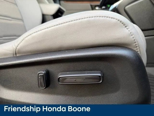 Used 2018 Red Honda Touring image 56