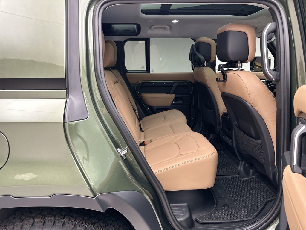 New 2026 Woolstone Green Land Rover S image 7