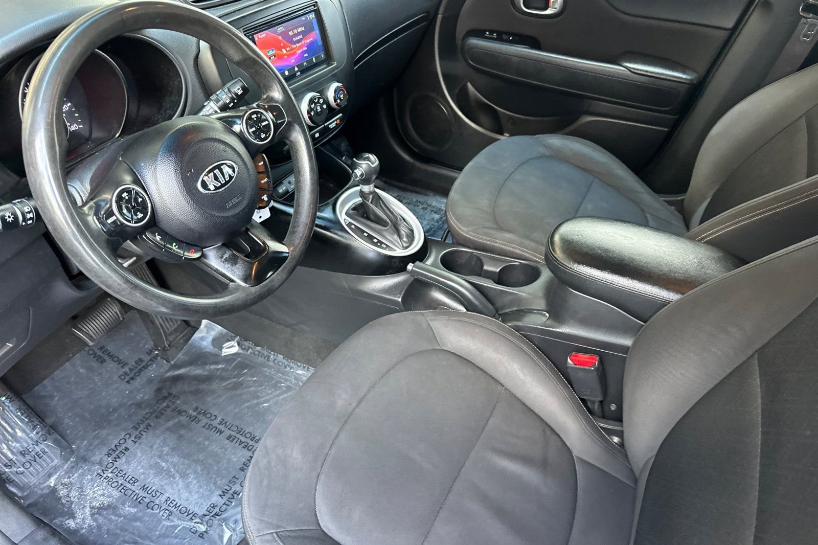 Used 2015 White Kia Base image 10