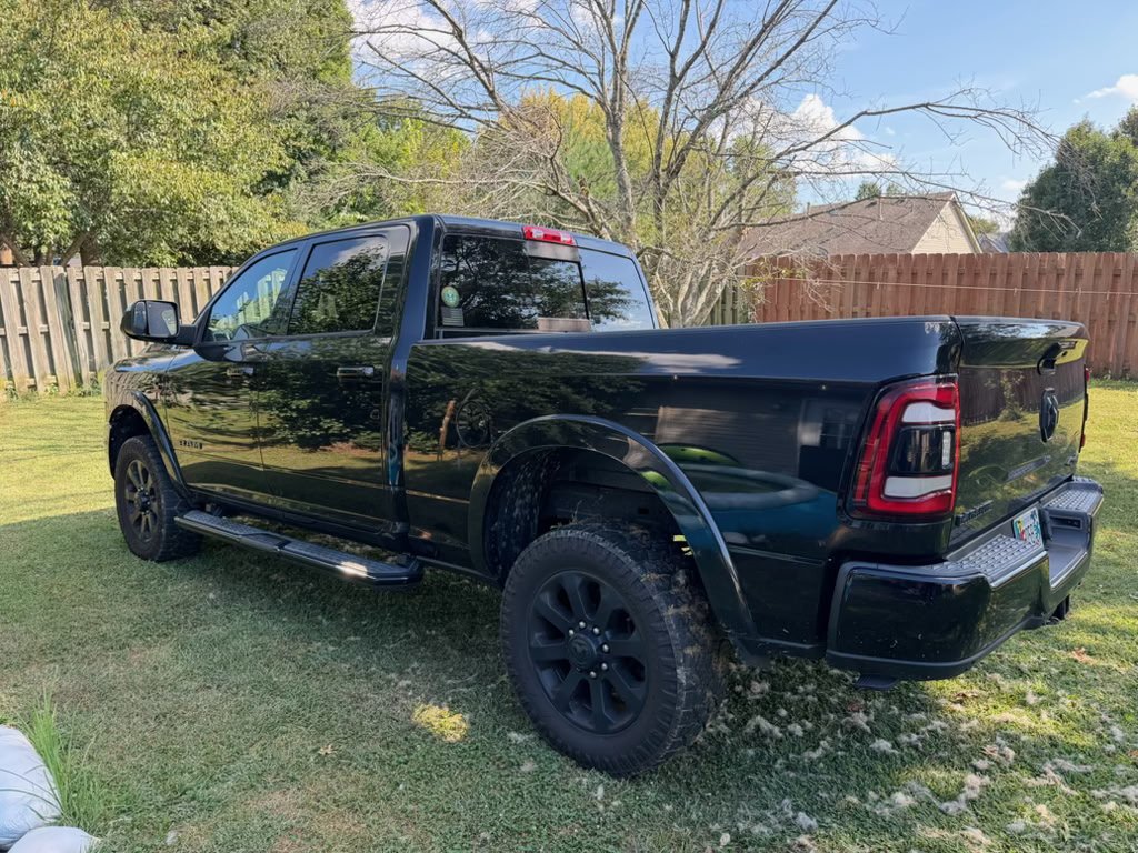 Used 2019 Diamond Black Crystal Pearlcoat Ram Laramie image 8