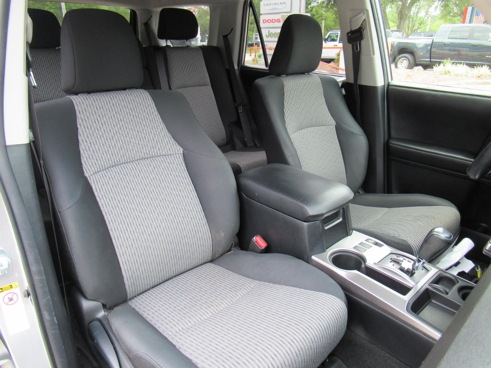 Used 2018 Silver Toyota SR5 image 9