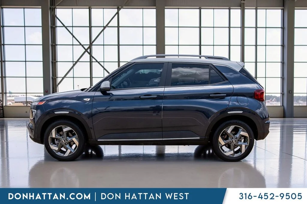 Used 2022 Hyundai Venue Limited with VIN KMHRC8A35NU147139 for sale in Park City, KS