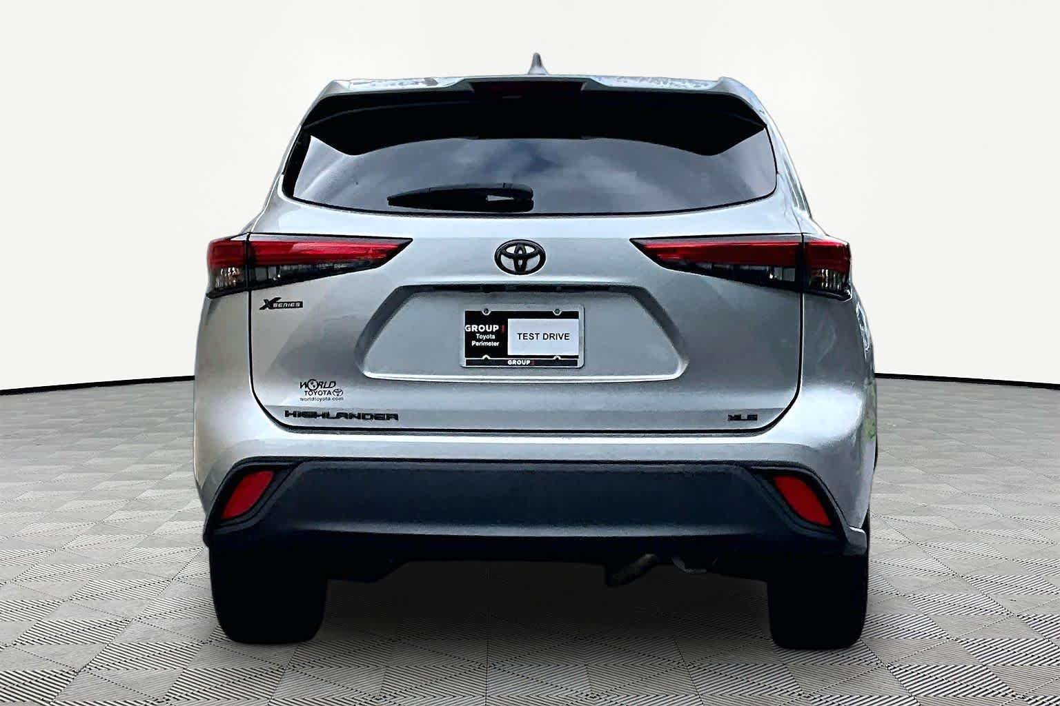 Used 2022 Celestial Silver Metallic Toyota XLE image 5