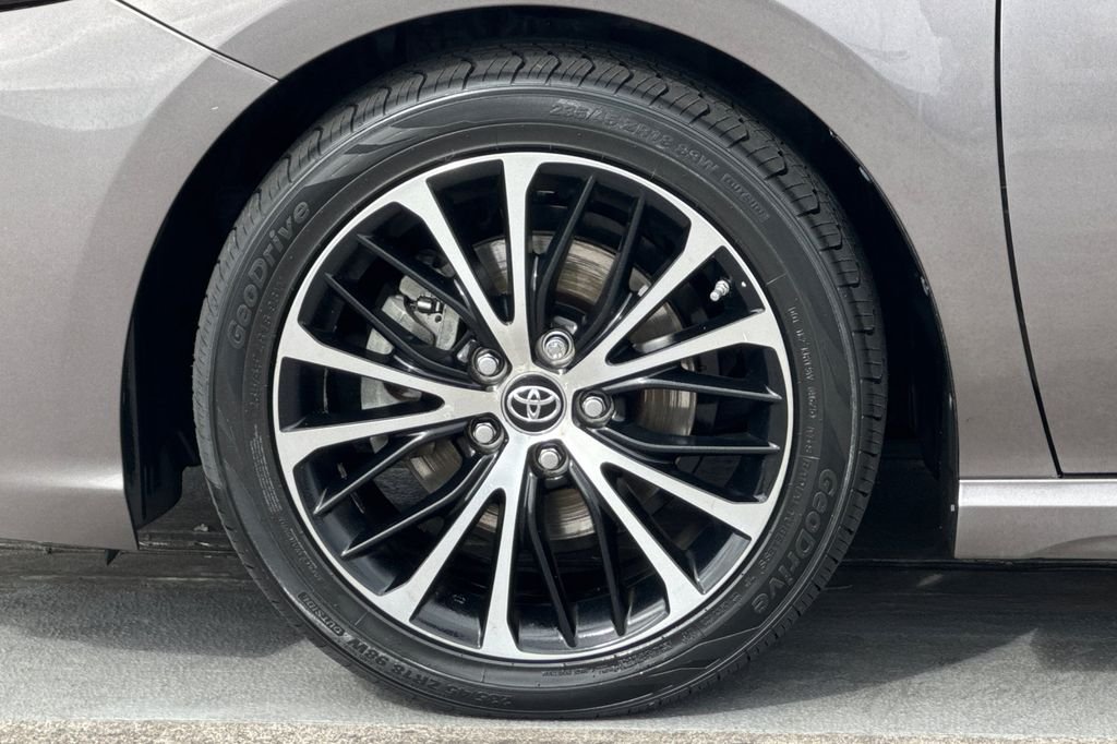 Certified Used 2018 Gray Toyota SE image 32