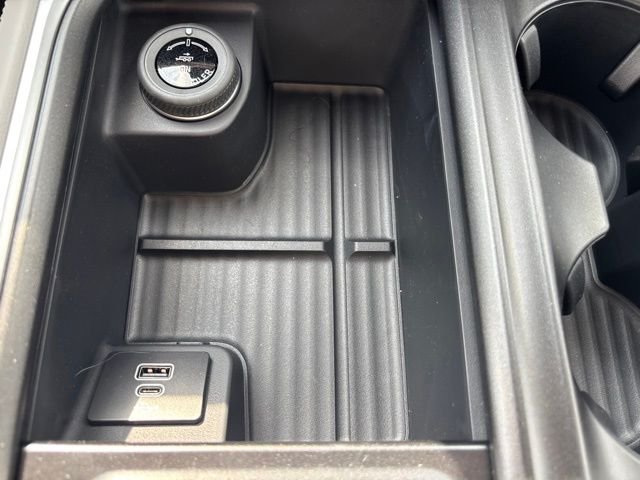New 2026 Black Ford Platinum image 28