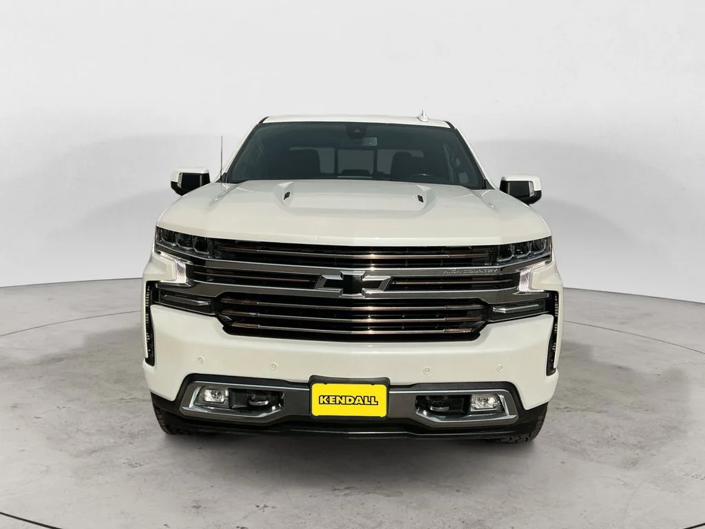 Used 2022 Beige Chevrolet High Country image 2