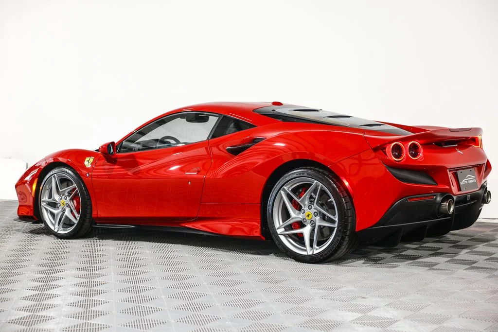 Used 2020 Red Ferrari Base image 17