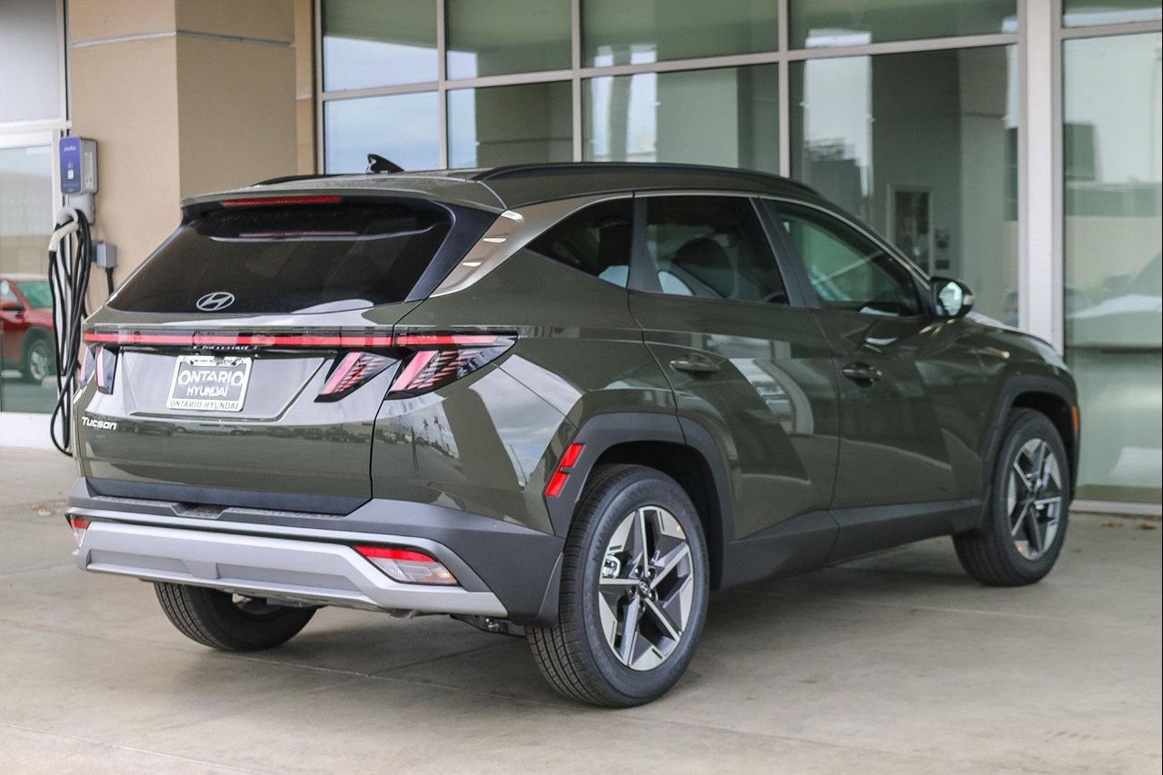 New 2026 Green Hyundai SEL Premium image 8
