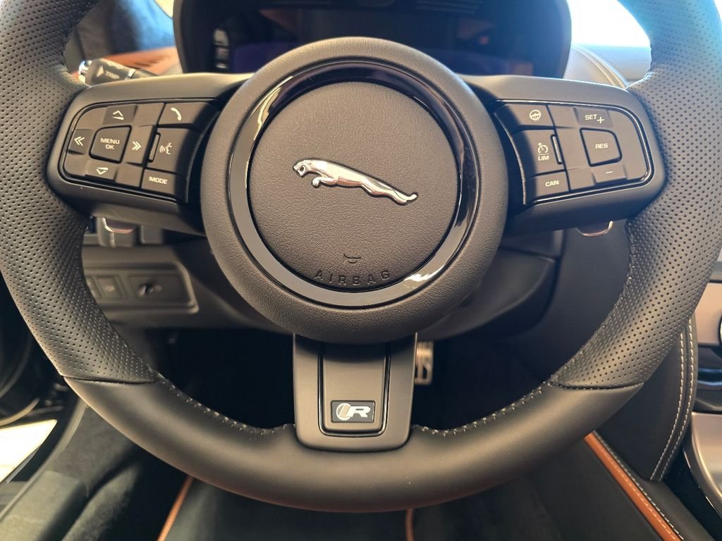 2024 Jaguar F-Type R75 - Photo 33