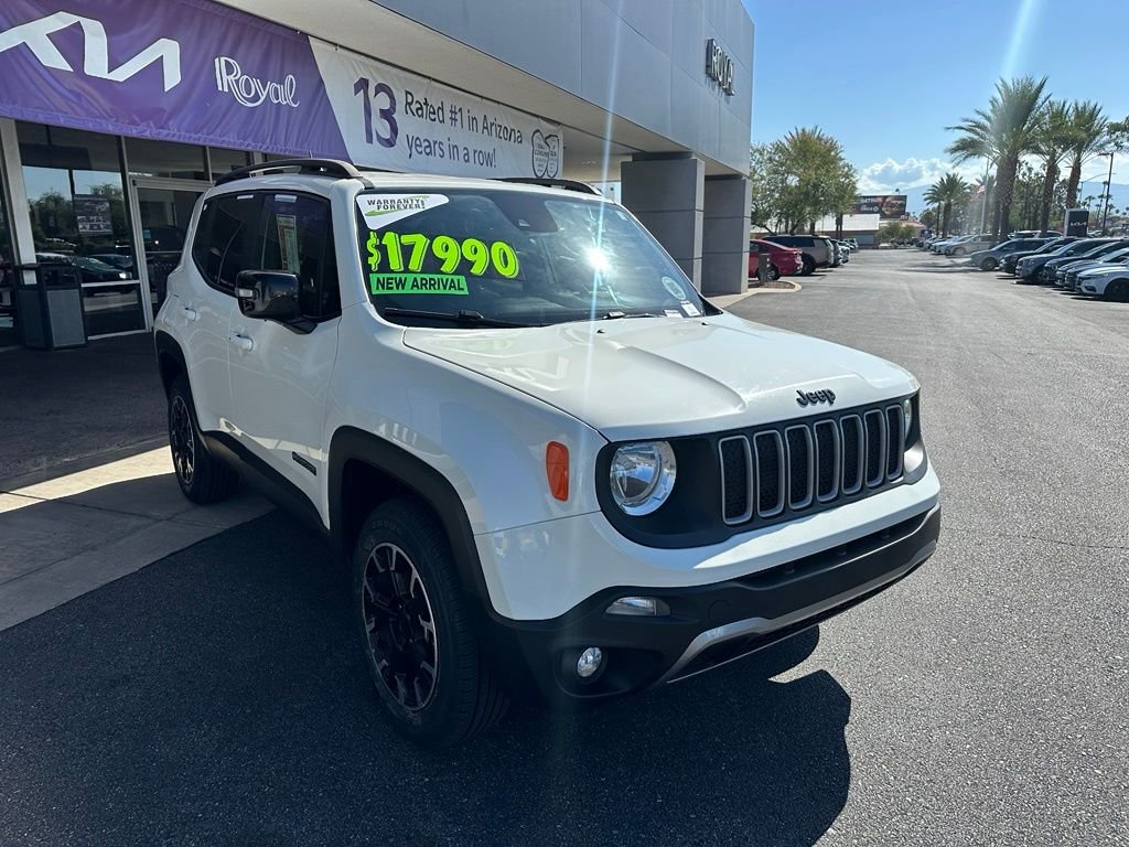 Used 2023 White Jeep Latitude image 19