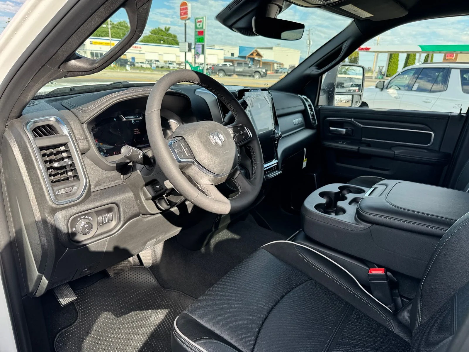 New 2026 Bright White Clear-Coat Exterior Paint RAM Laramie image 14