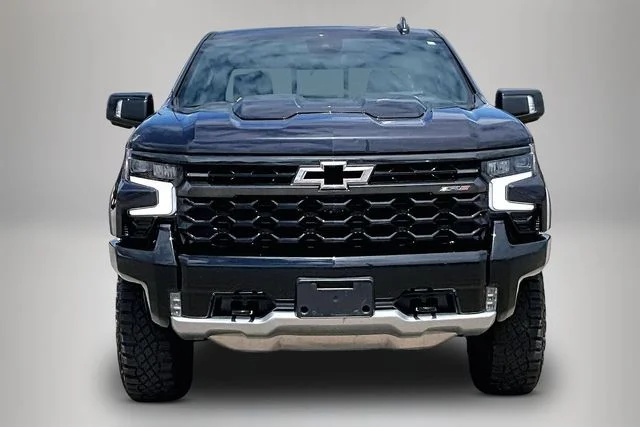 Used 2024 Gray Chevrolet ZR2 image 3