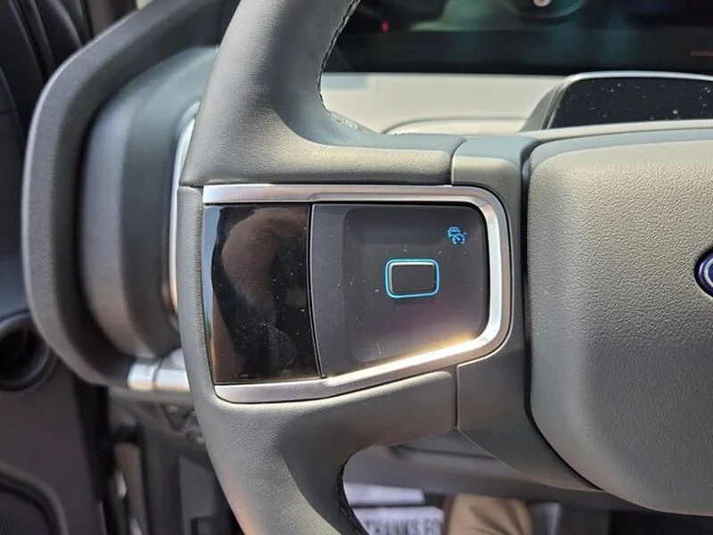 Used 2025 Space Silver Ford Active image 28