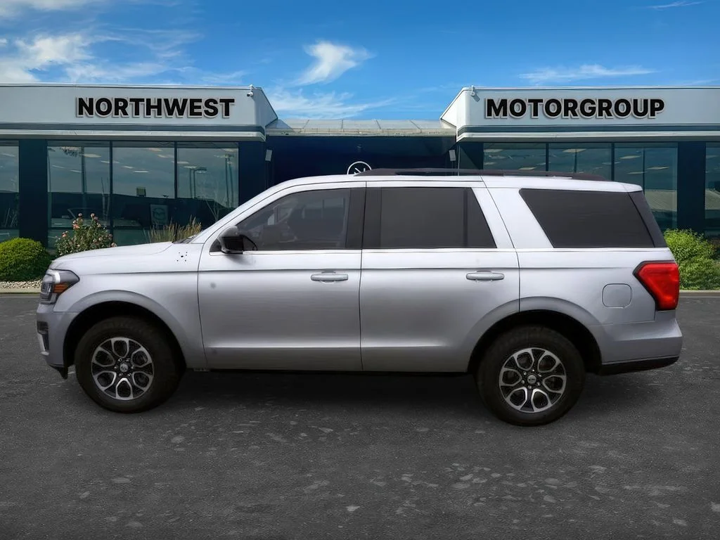 Used 2022 Iconic Silver Metallic Ford XL image 4