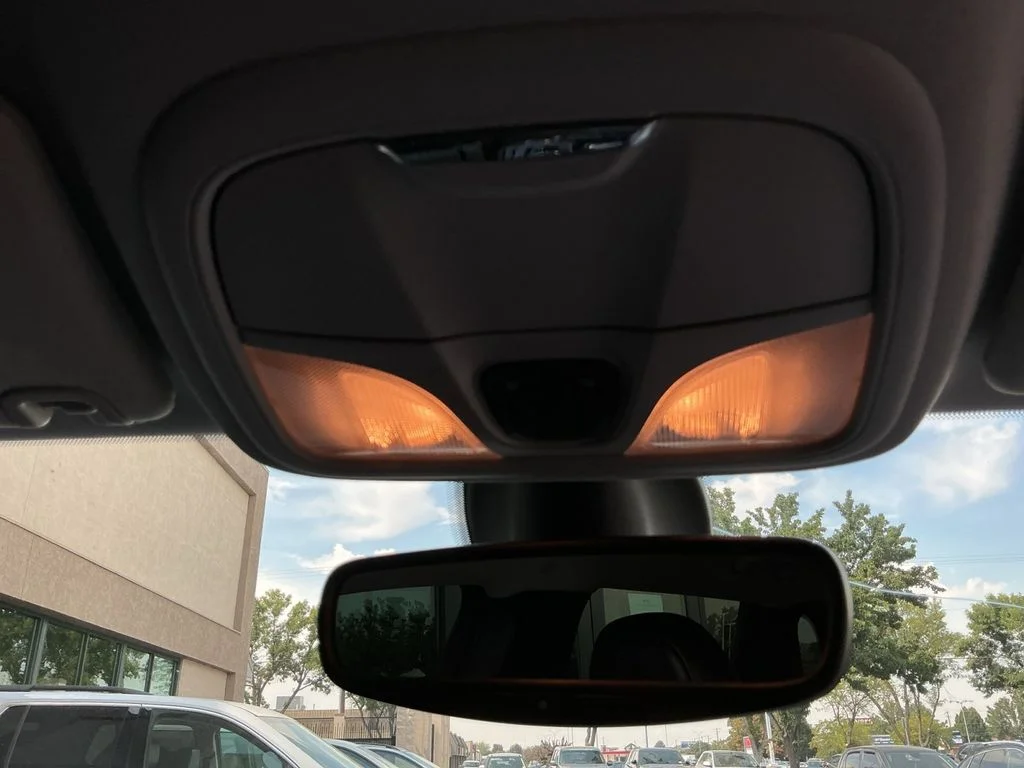 Used 2019 White Jeep Latitude Plus image 29