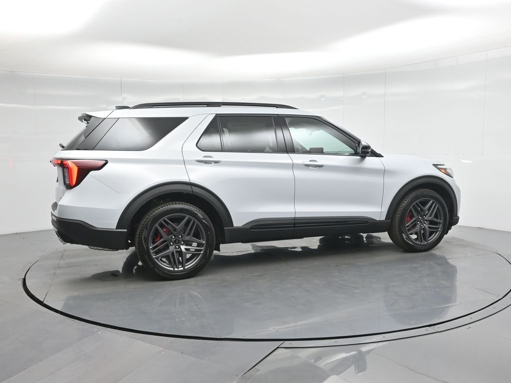New 2026 Space White Metallic Ford ST image 4
