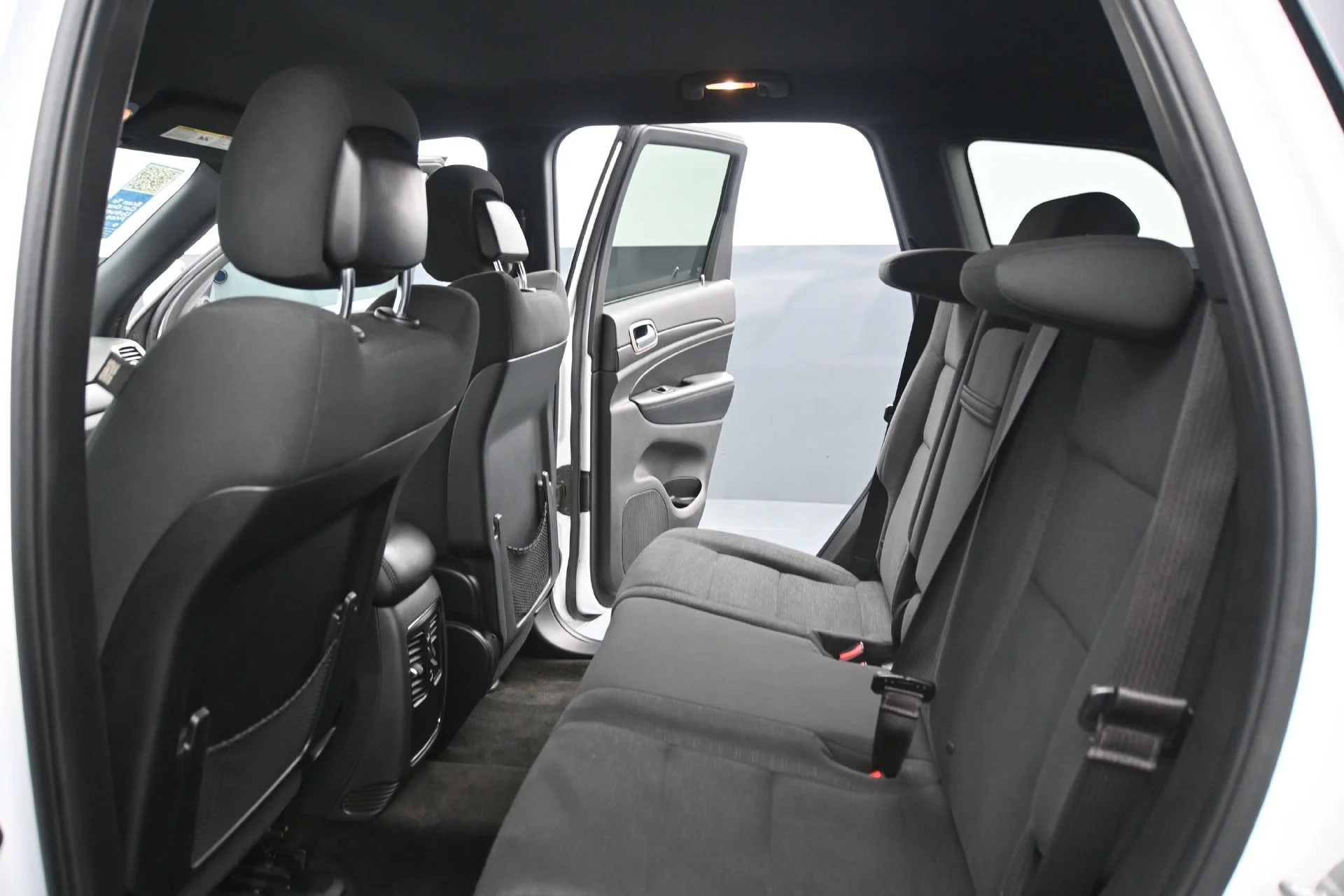 Used 2015 Bright White Clearcoat Jeep Laredo image 16