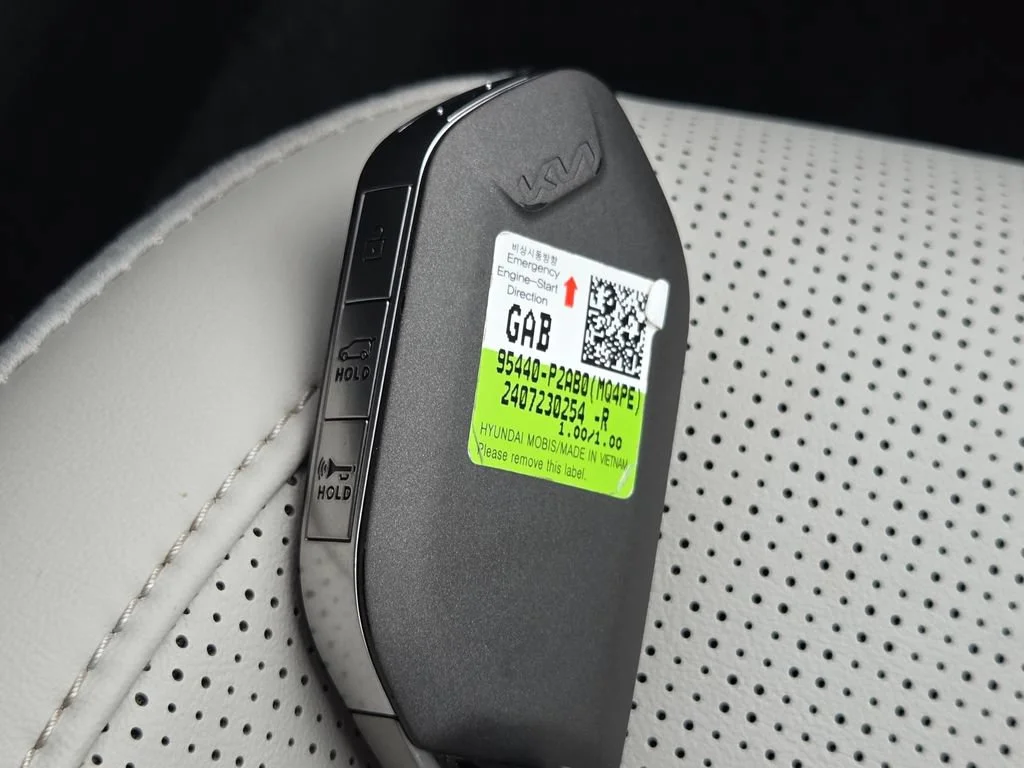 Used 2025 Wolf Gray Kia X-Line SX image 38
