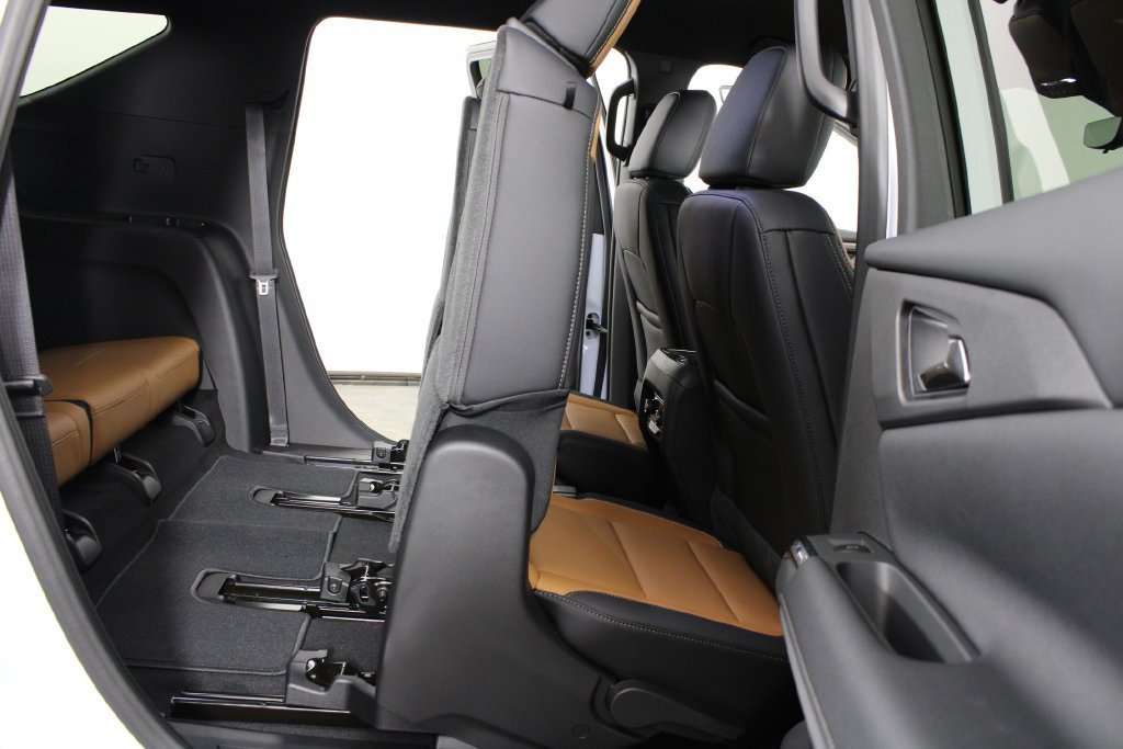 2027 Chevrolet Traverse Z71 - Photo 15