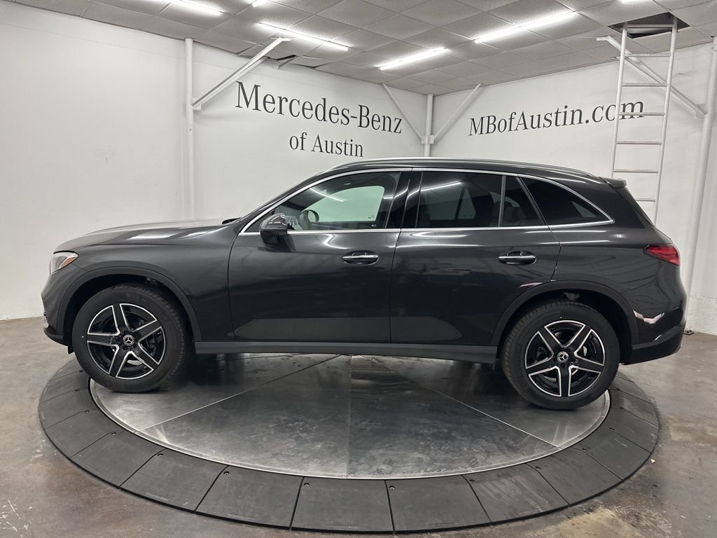 Used 2026 Gray Mercedes-Benz GLC 300 image 4