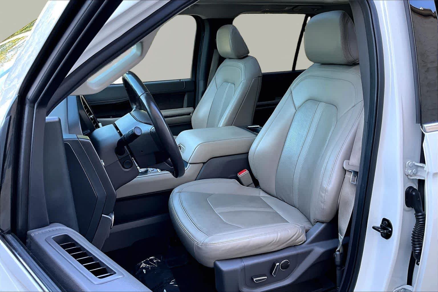 Used 2021 Star White Metallic Tri-Coat Ford Limited image 8
