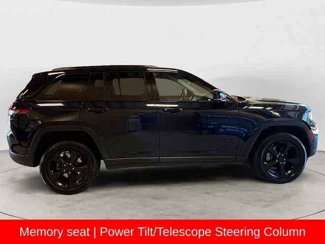 Used 2023 Blue Jeep Limited image 7