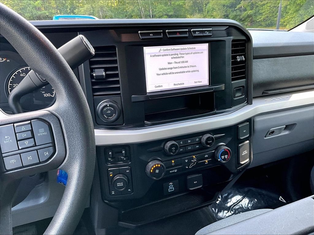 Used 2023 Oxford White Ford XLT image 18