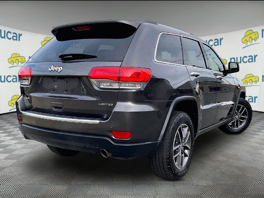 Used 2018 Gray Jeep Limited image 6