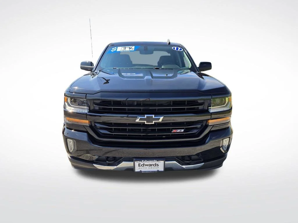 Used 2017 Black Chevrolet LT image 9