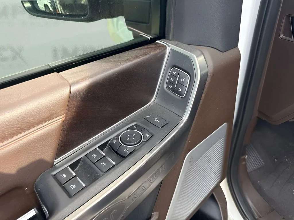 Used 2023  Ford King Ranch image 11