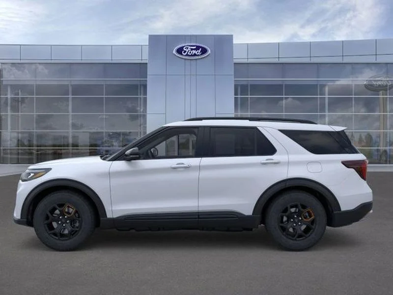 New 2026 Space White Metallic Ford Tremor® image 3