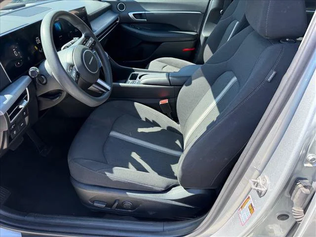Used 2024 Silver Hyundai SEL image 8