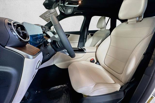 New 2026 Polar White Mercedes-Benz GLC 300 image 48