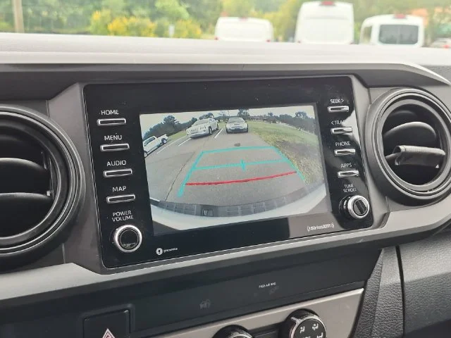 Used 2022 White Toyota SR image 27