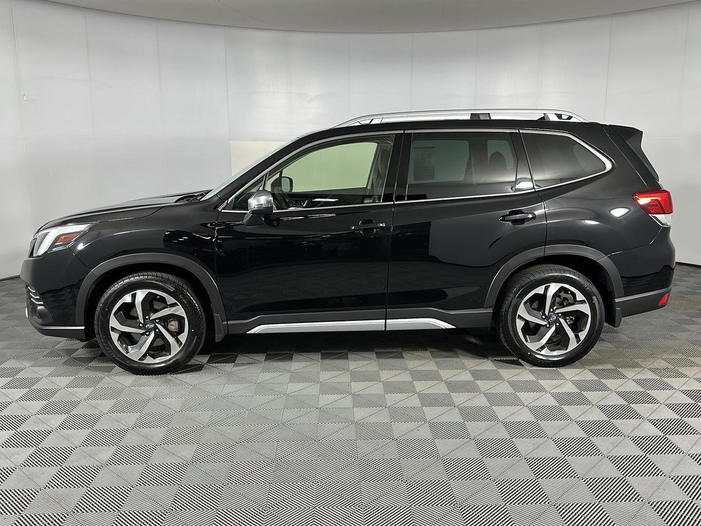 Used 2024 Crystal Black Silica Subaru Touring image 5