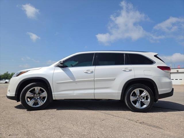 Certified Used 2018 BLIZZARD PEARL Toyota  image 23