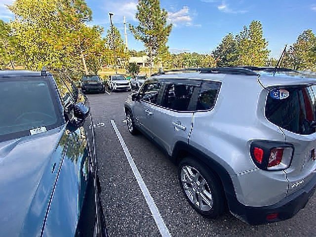 Used 2021 Silver Jeep Latitude image 35