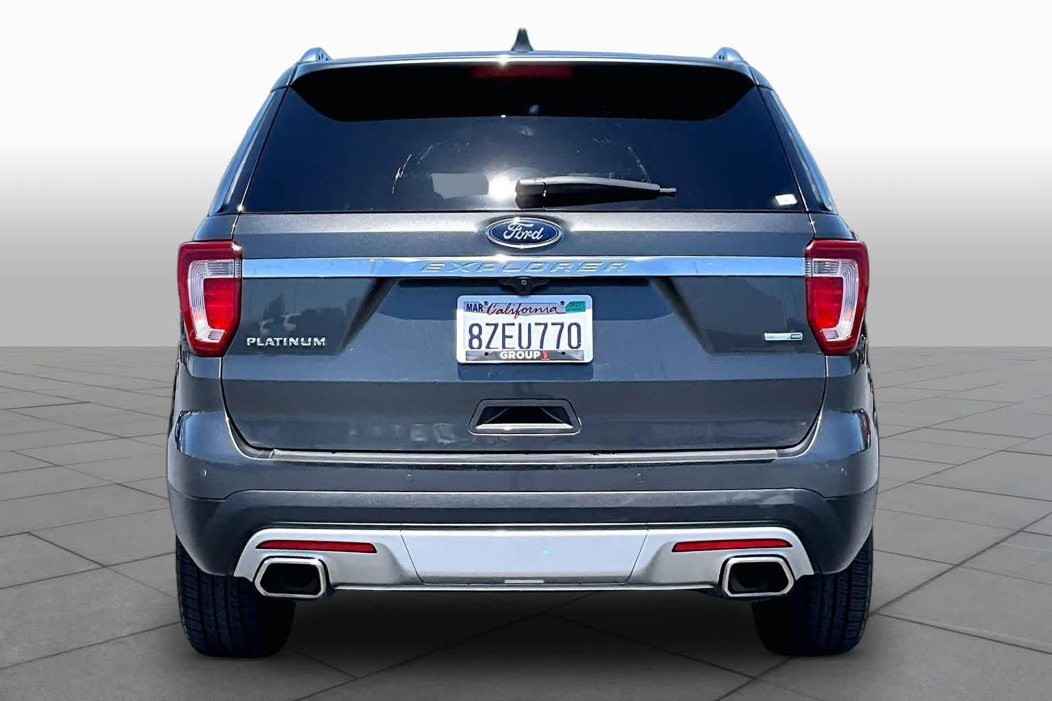 Used 2017 Magnetic Metallic Ford Platinum image 4