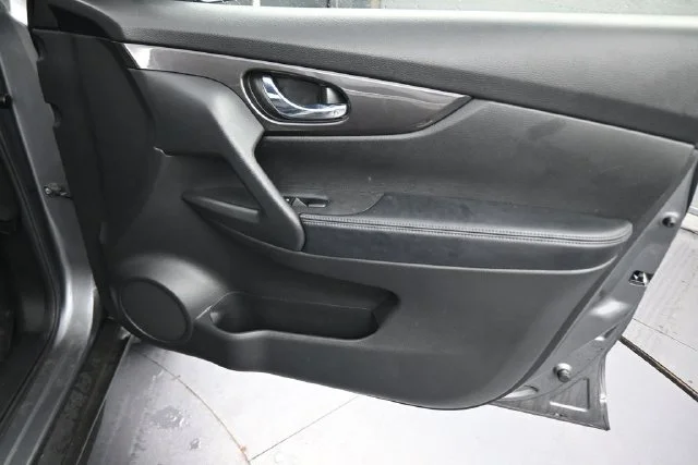 Used 2019 Gray Nissan SV image 13