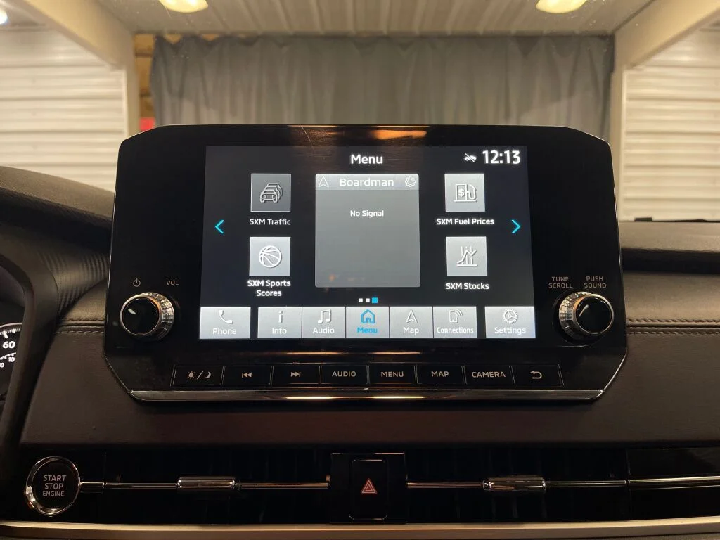 Used 2024 Labrador Black Pearl Mitsubishi SE image 10